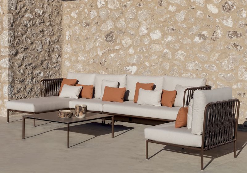 Salon de jardin confortable et modulable en acier inoxydable de la collection Nido à Antibes