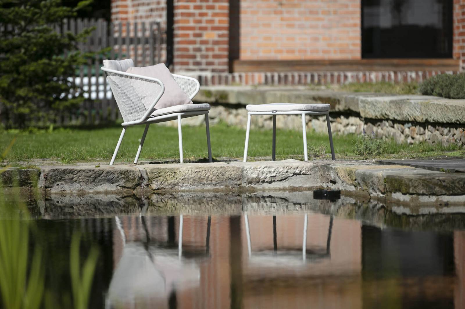 Fauteuil détente d'extérieur avec accoudoir collection Condor par Todus à Beaulieu sur mer