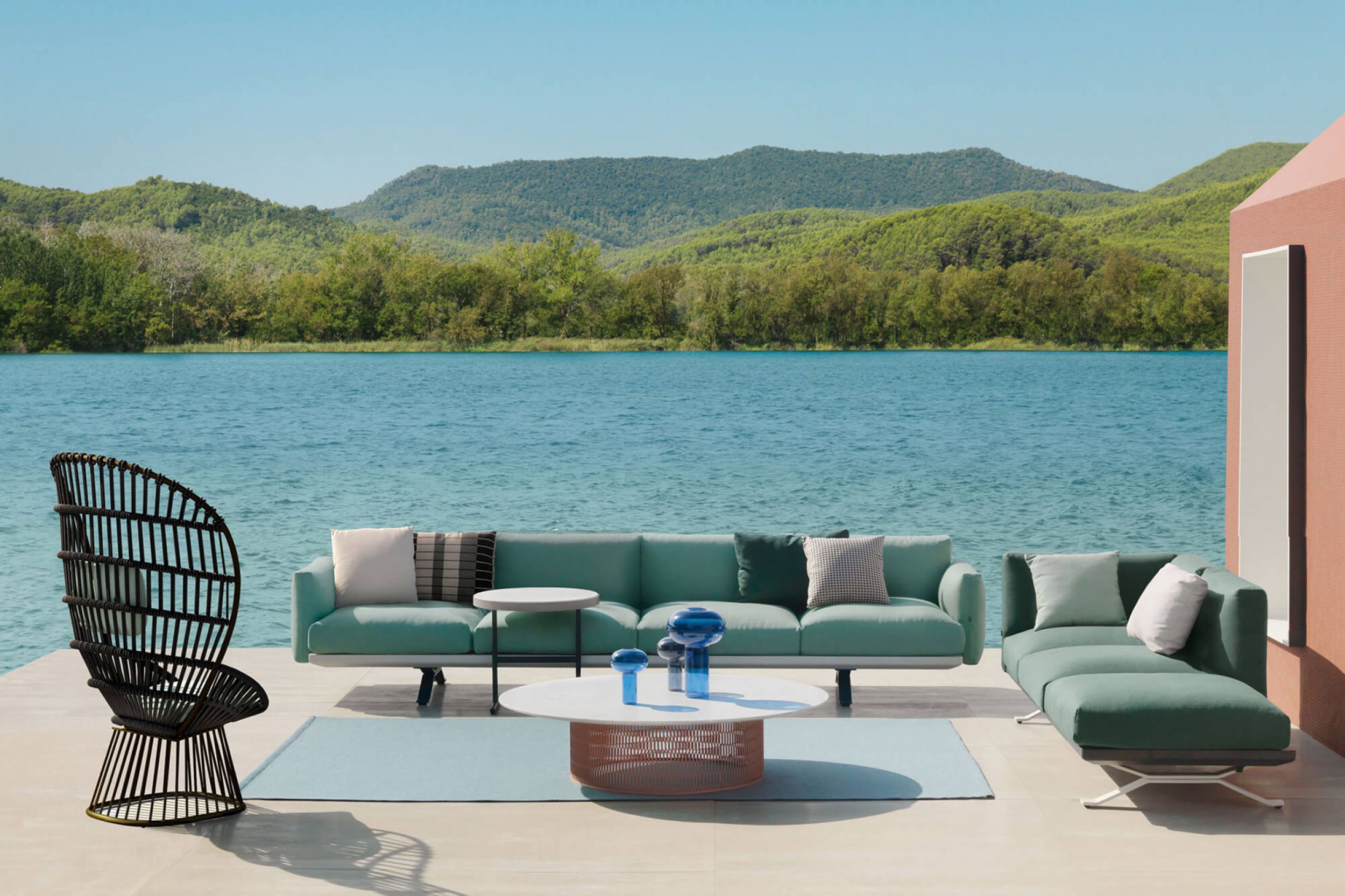 Canapé d’extérieur modulable et confortable avec tissu d'extérieur personnalisable collection Boma par Kettal