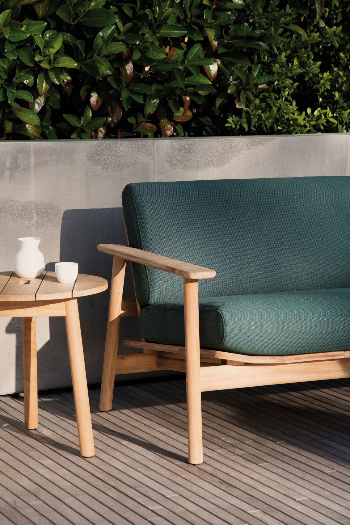 Canapé extérieur structure en teck collection Riva par Kettal à Paris