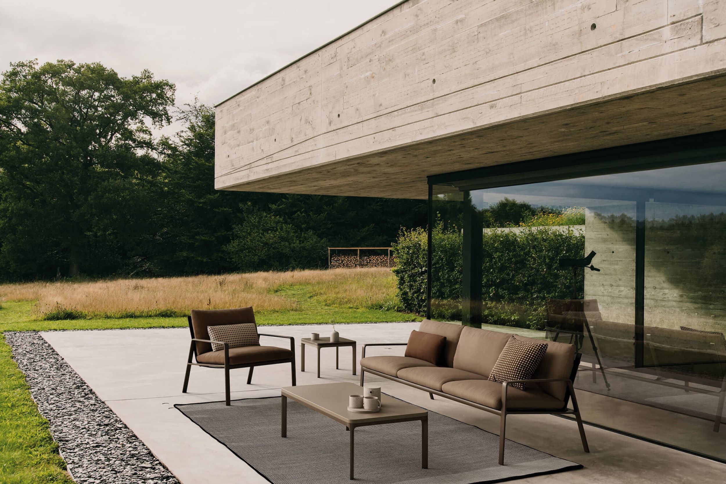 Canapé extérieur 2 ou 3 places léger en aluminium thermolaqué collection Park Life par Kettal à Aix