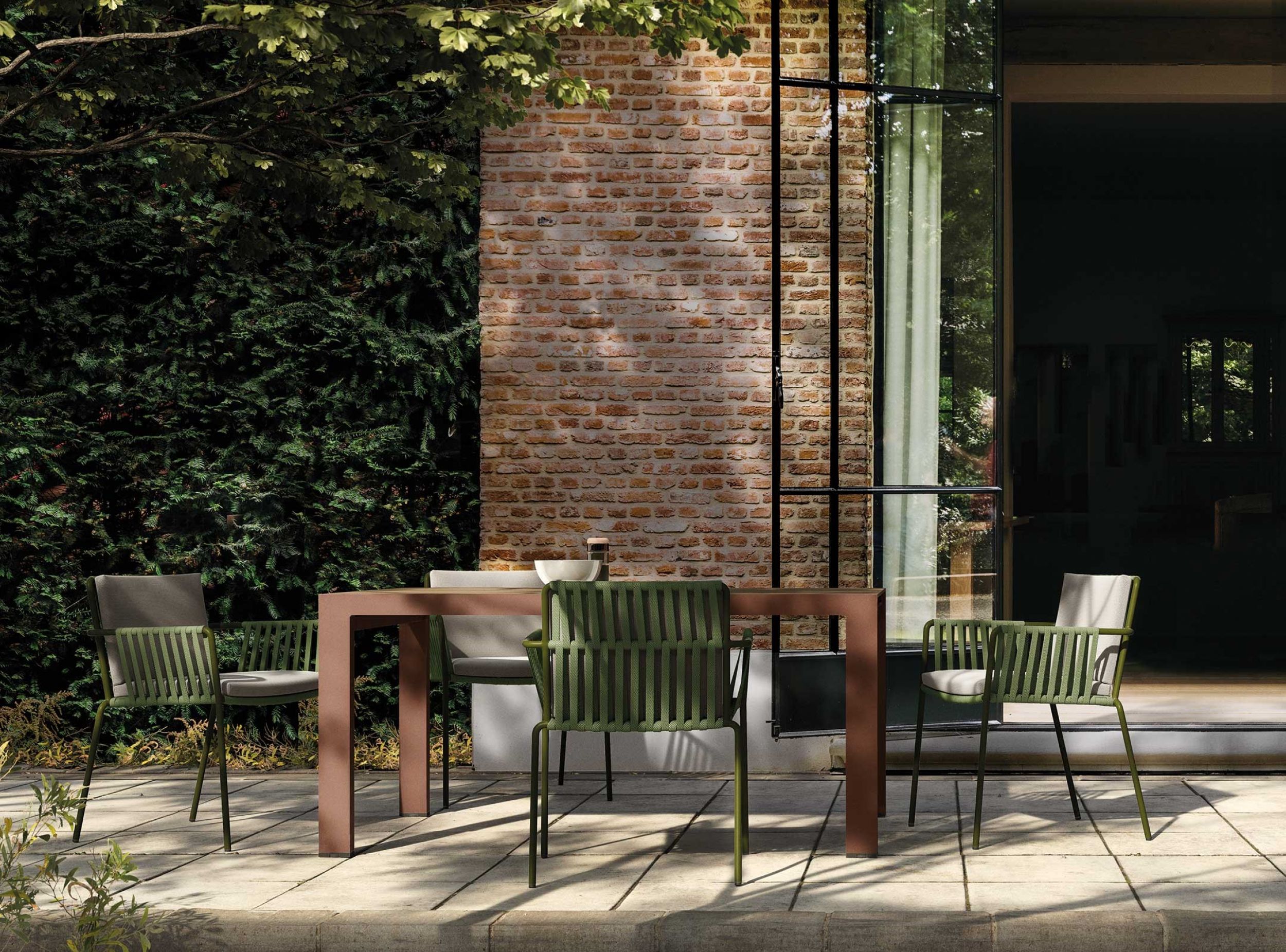 Chaise d'extérieur avec cordage d'extérieur de la collection Net par Kettal à Genève