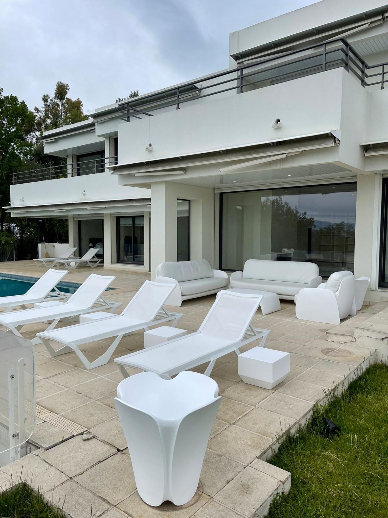 Transat moderne et confortable Voxel blanc à Villefranche