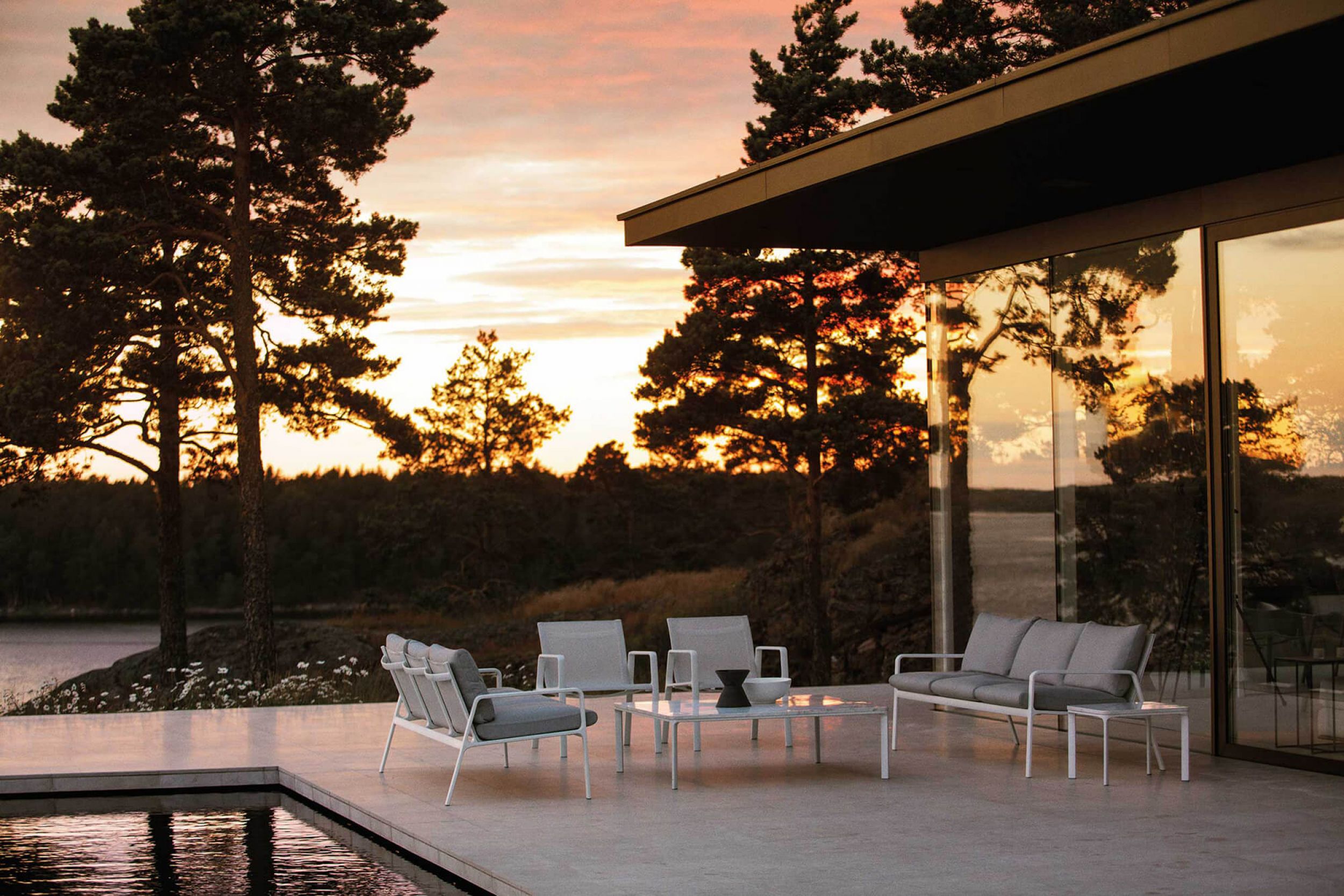 Canapé extérieur 2 ou 3 places léger en aluminium thermolaqué collection Park Life par Kettal à Aix