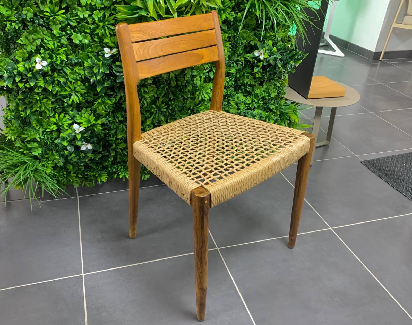 Chaise de repas design, style bohème chic, collection Lenout au showroom Mood Design