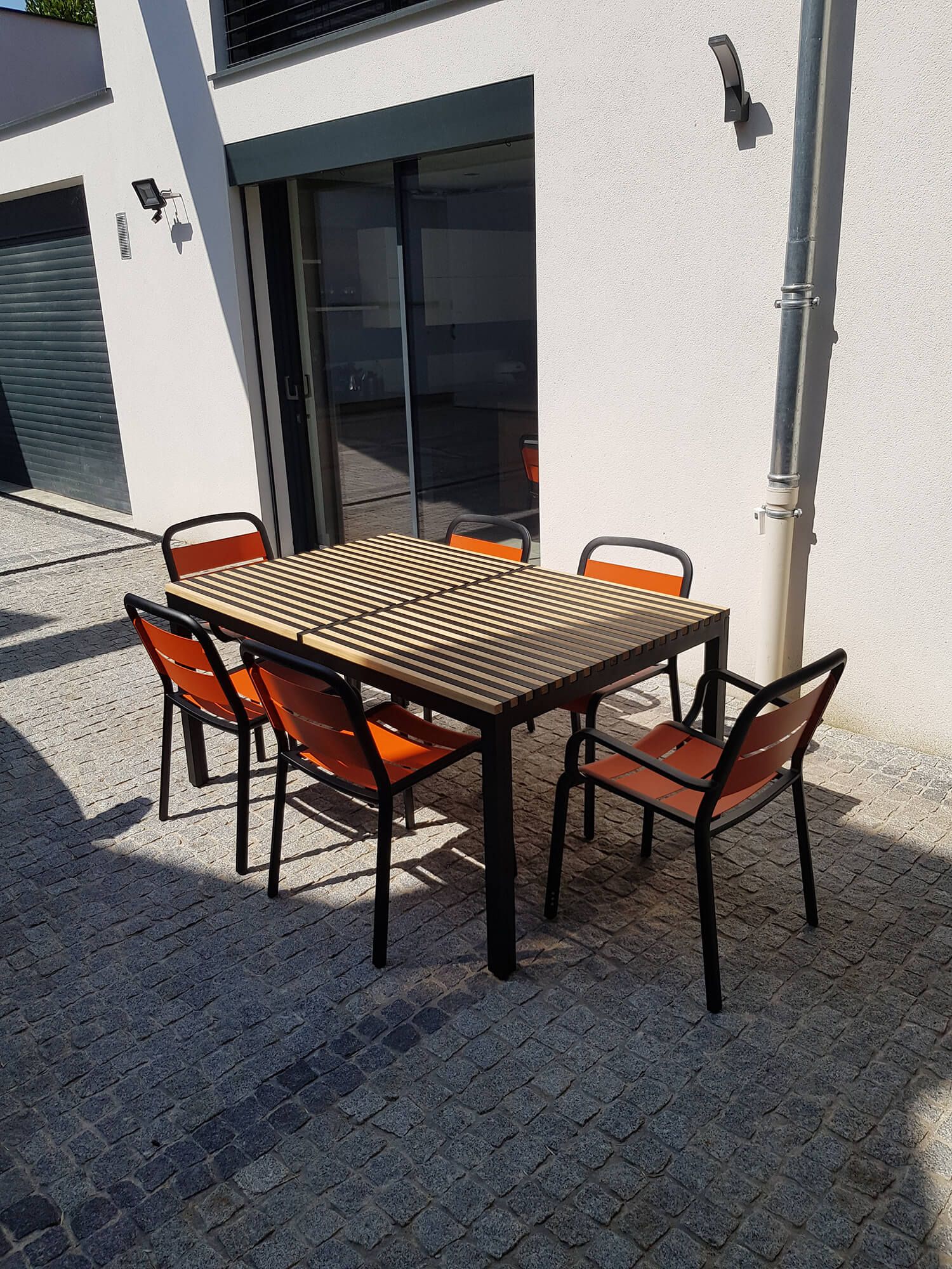 Coin repas extérieur pour des soirées estivales à Marseille