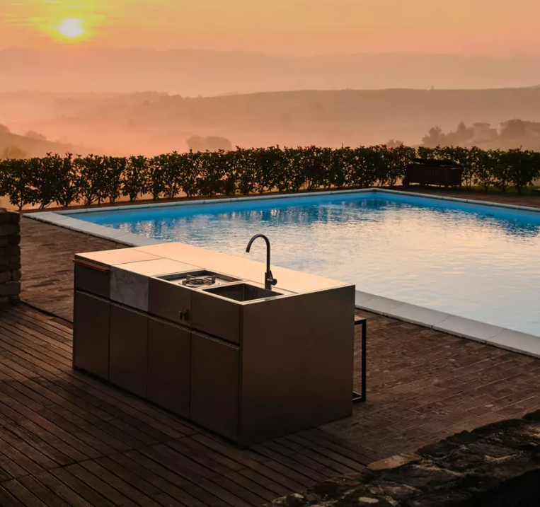 Cuisine de jardin personnalisable, collection Kitchen Island par ROSHULTS à Montpellier