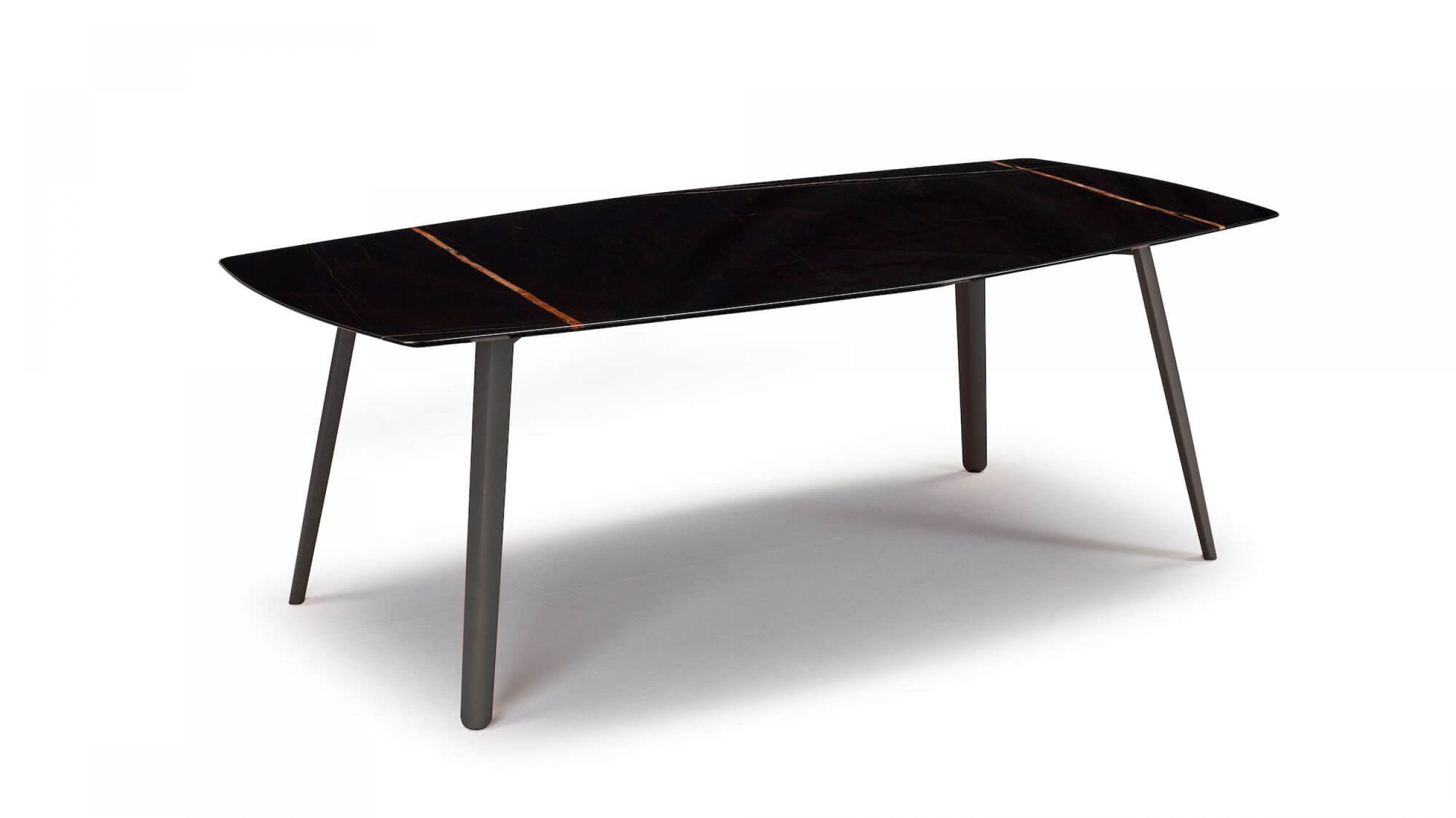 Table de repas en aluminium noir et en marbre de la collection SQUID