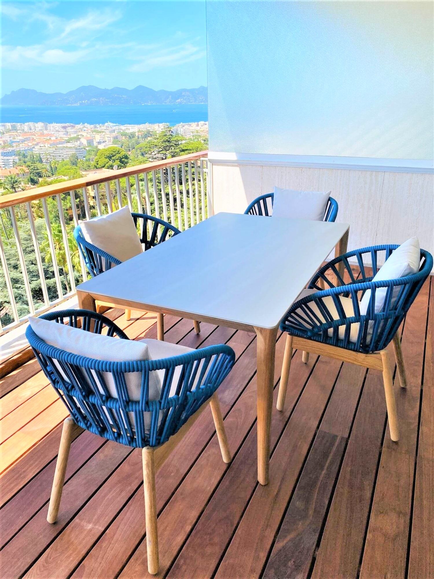 Ensemble de repas collection Cala par KETTAL à Cannes