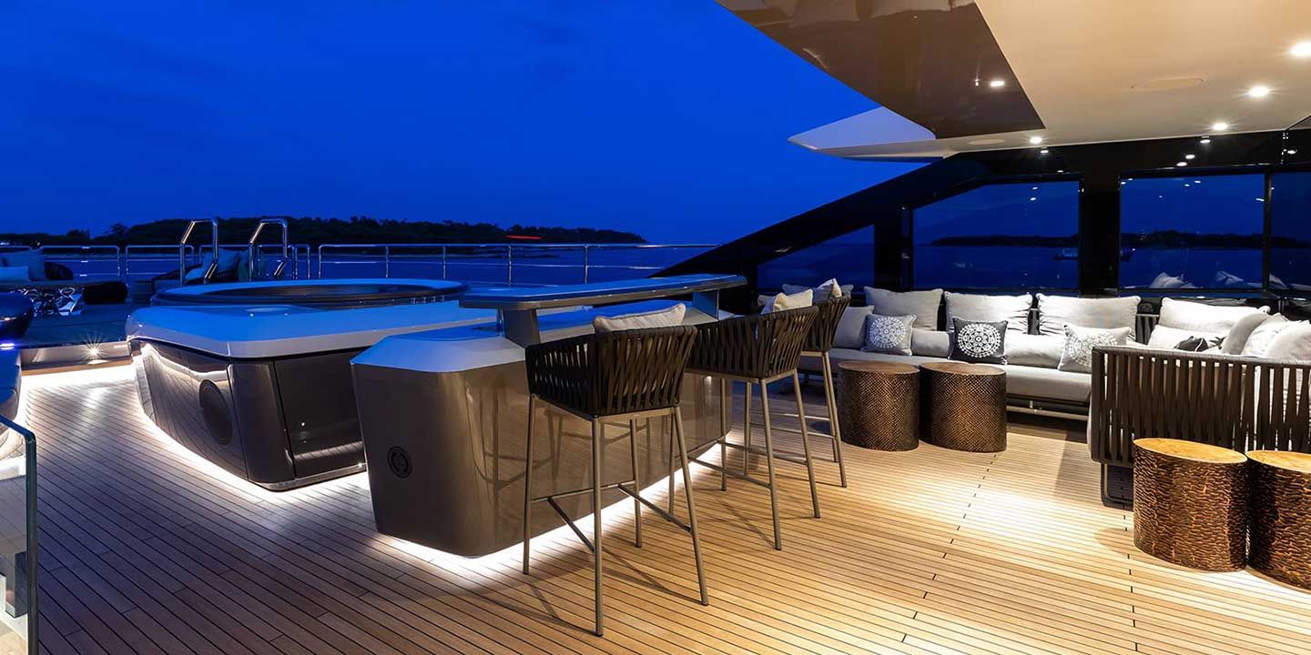 Chaise de bar contemporain en cordes tressées collection Bitta par Kettal à Marseille