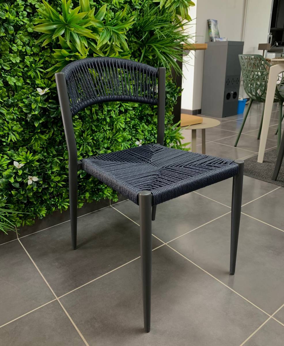 Fauteuil de repas tressé en cordes et sans accoudoirs, collection Amsterdam à Cagnes sur Mer