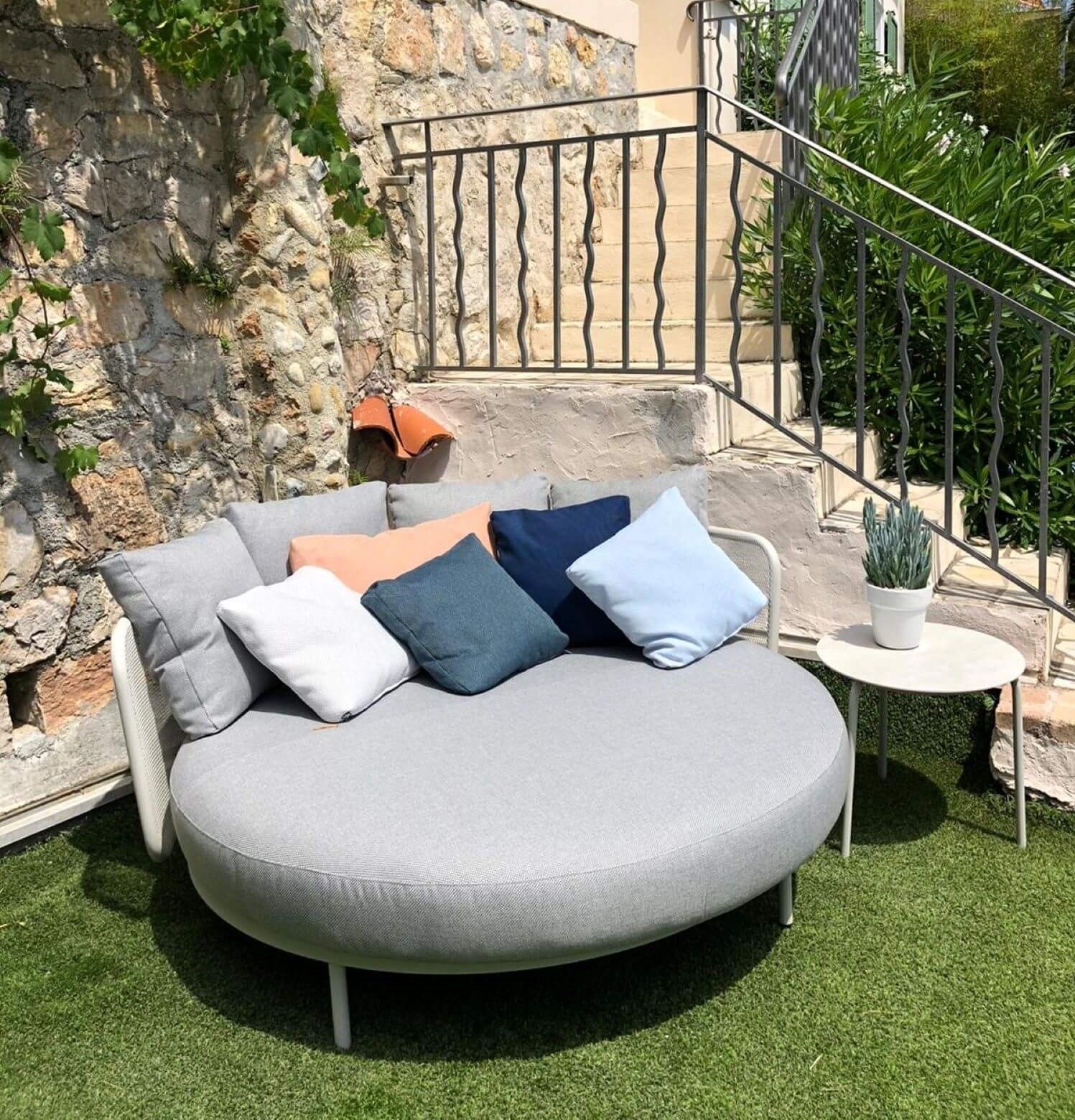 Daybed en inox 304 Baza par Todus à Roquebrune Cap Martin