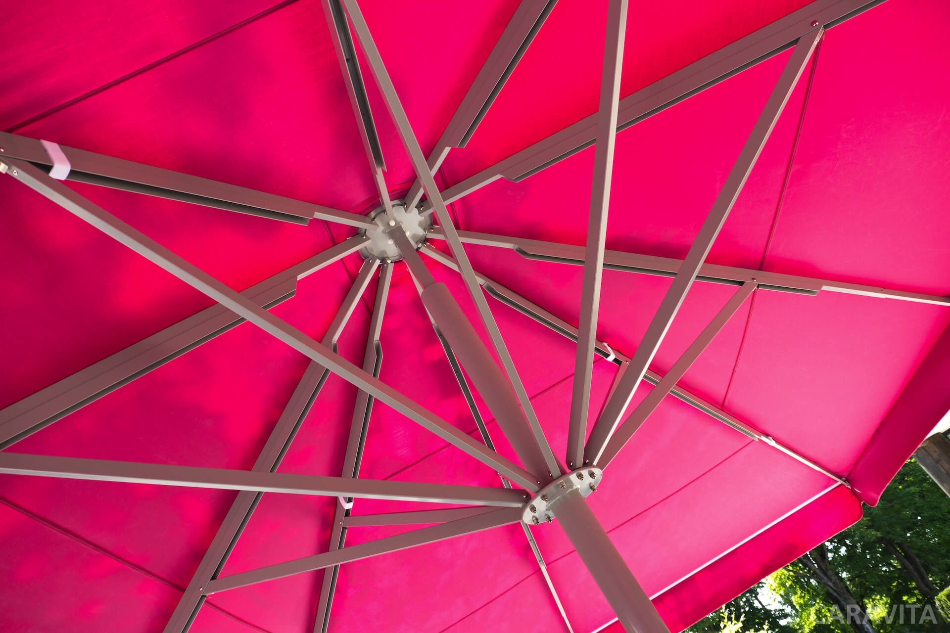 Baleines de parasols en aluminium resistantes à Cannes