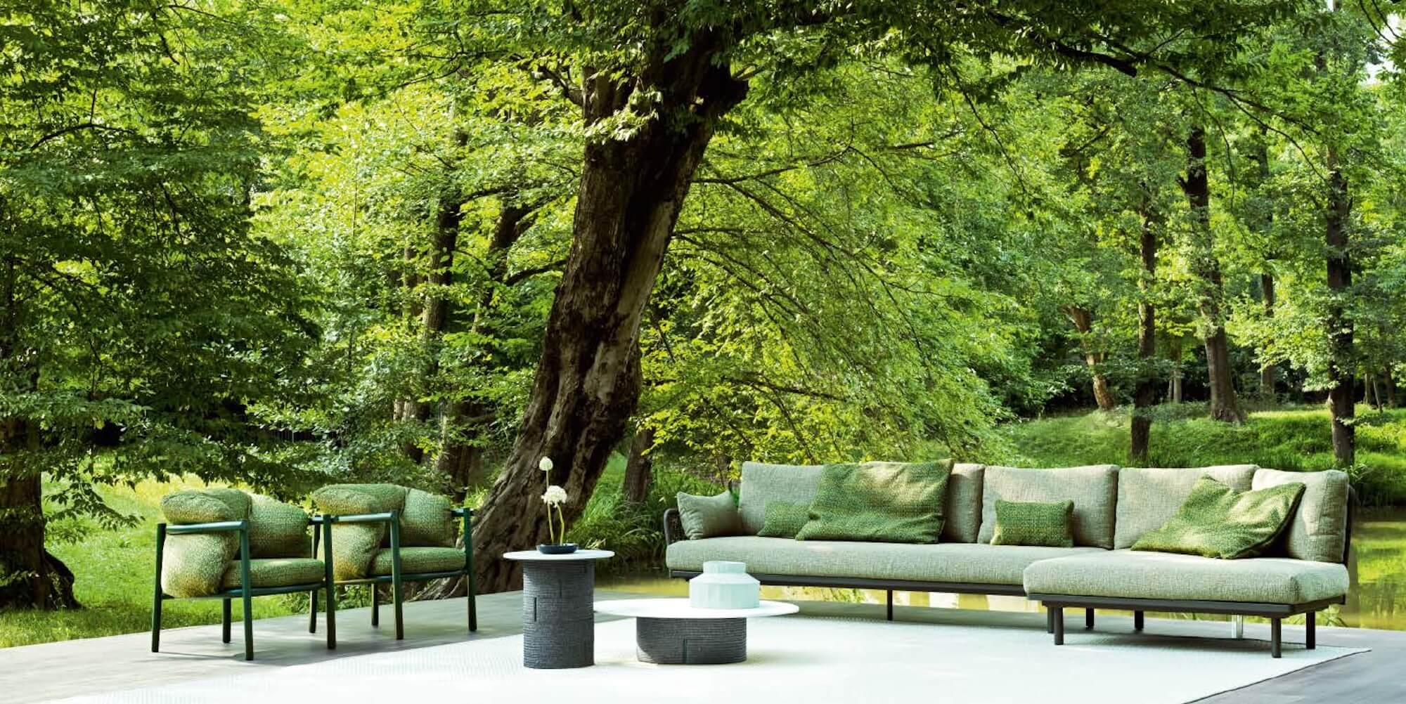 Salon extérieure, canapé et fauteuil Allegra vert, très confortable À Nice 