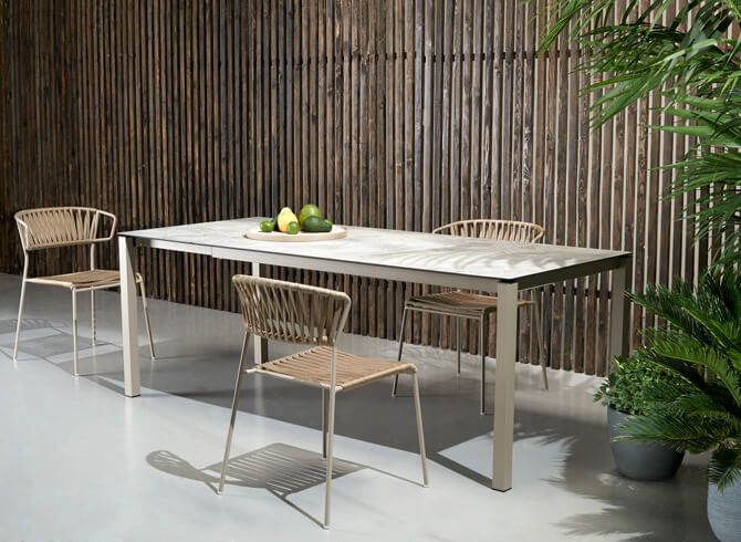 table de repas extensible en acier Taupe collection PRANZO