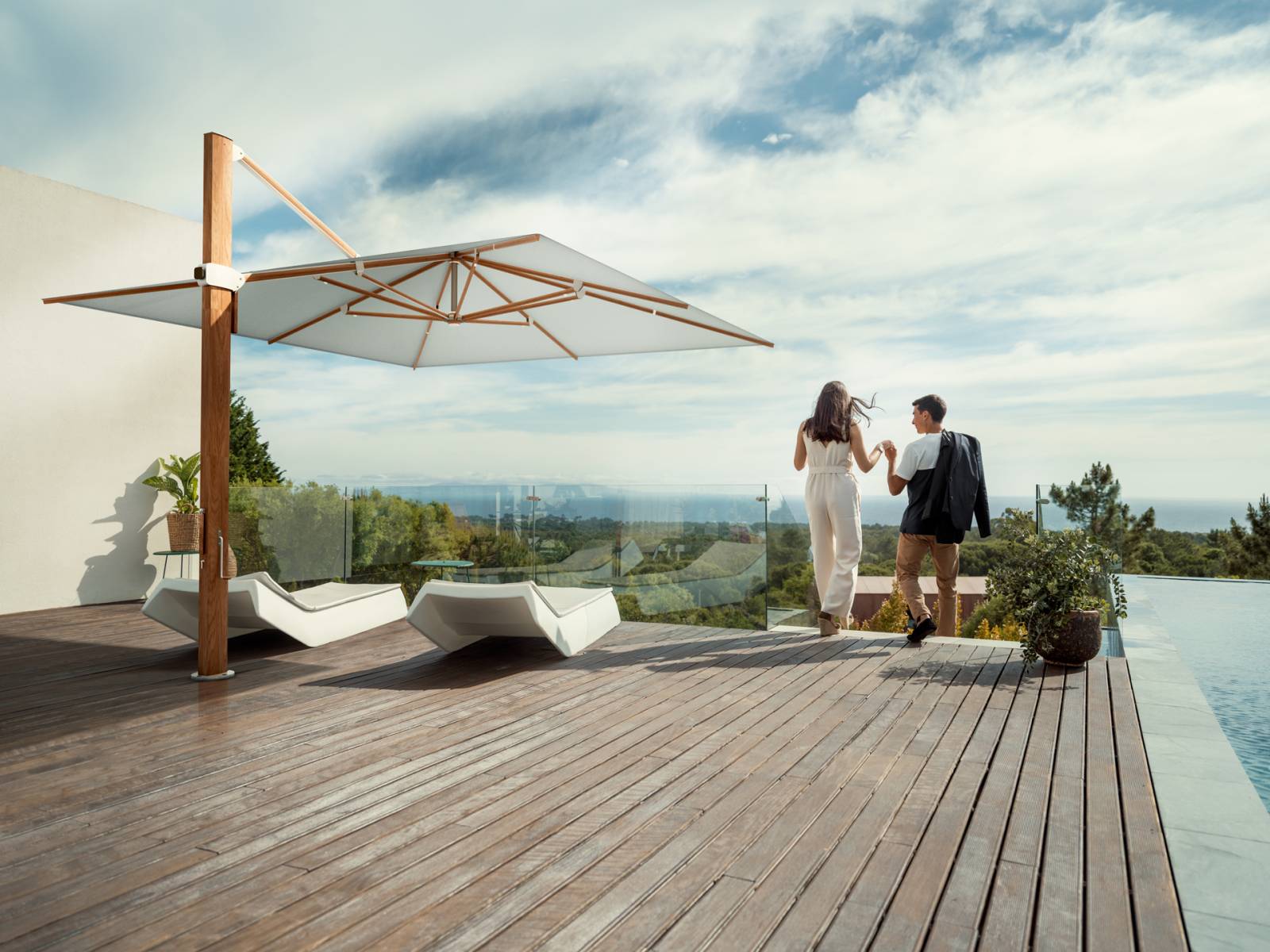 Toit de parasol inclinable contre le mât, collection aura par Glatz à cannes