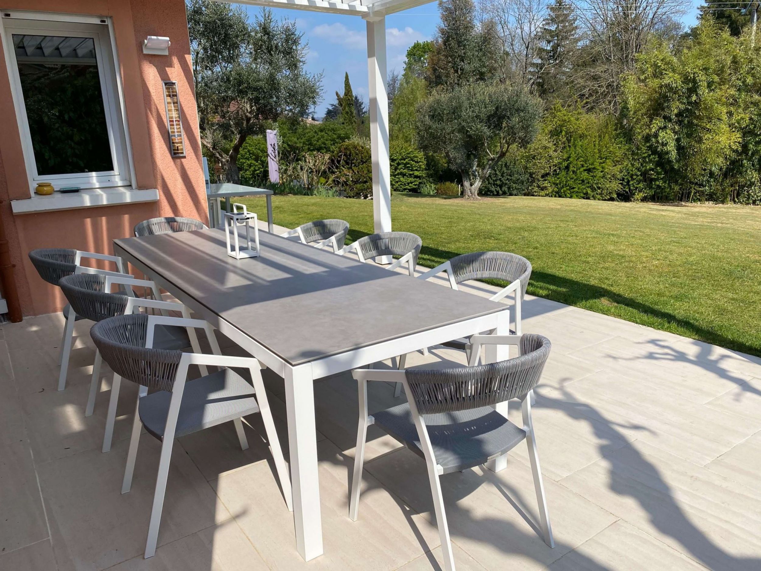 Chaise de jardin design pour repas en corde collection Auto à Antibes