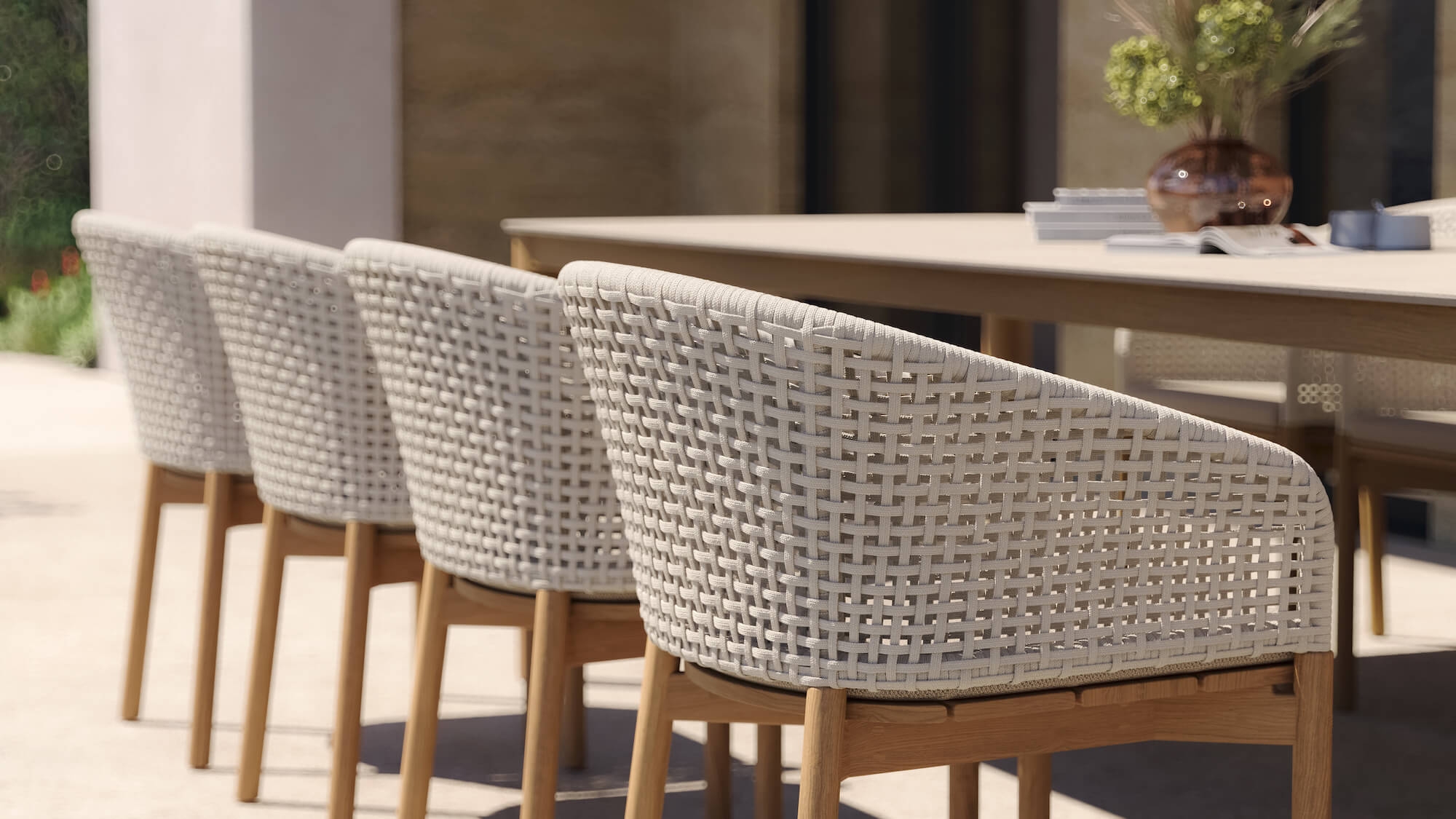 Fauteuil de repas confortable et convivial en teck, collection Acri teck à Marseille
