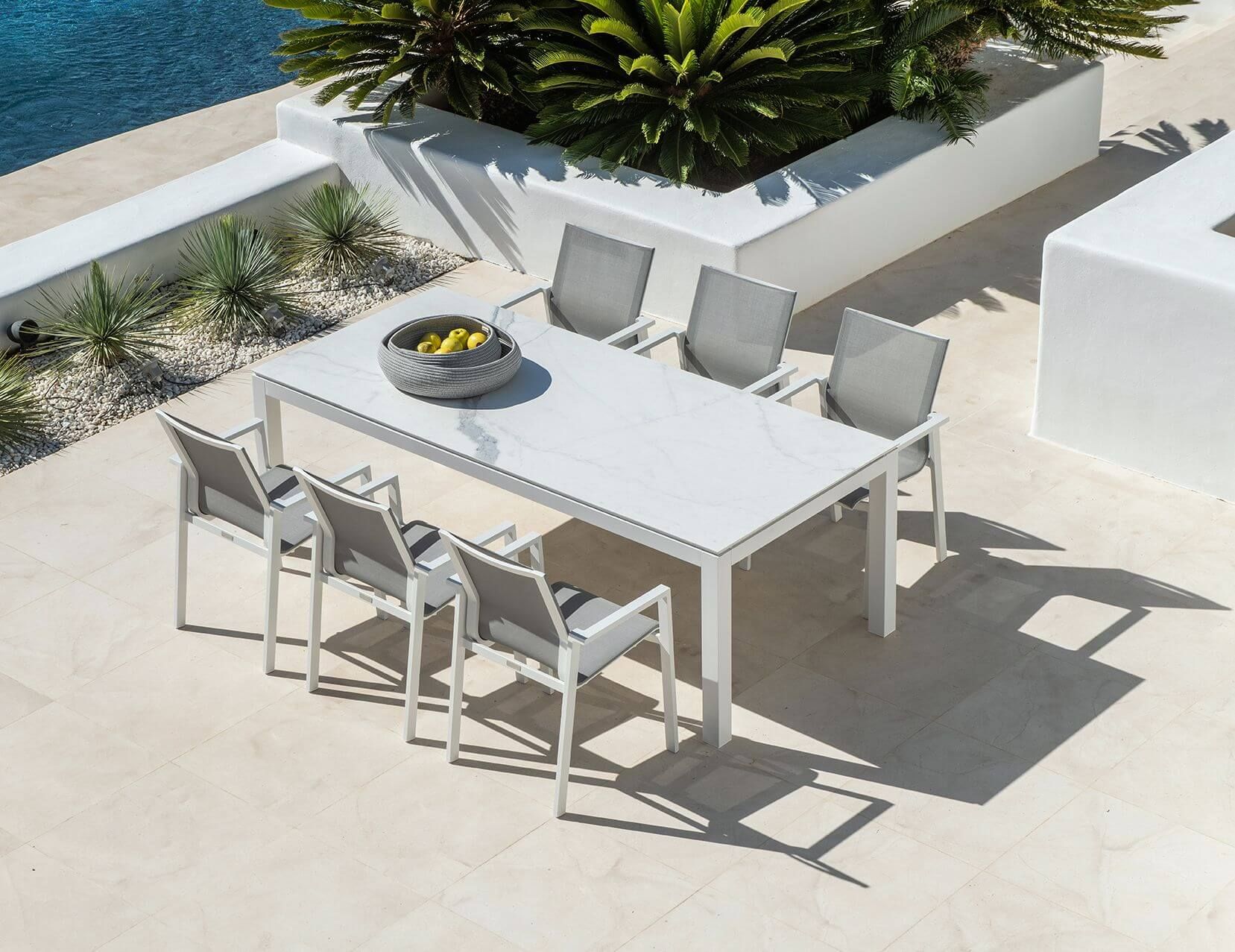 Ensemble de repas avec table en aluminium collection Danli