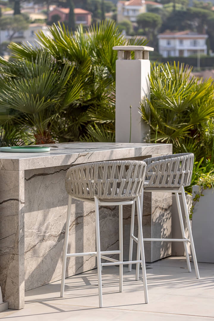 Cuisine extérieure haut de gamme sur-mesure, au design moderne et épuré, collection Maggiore