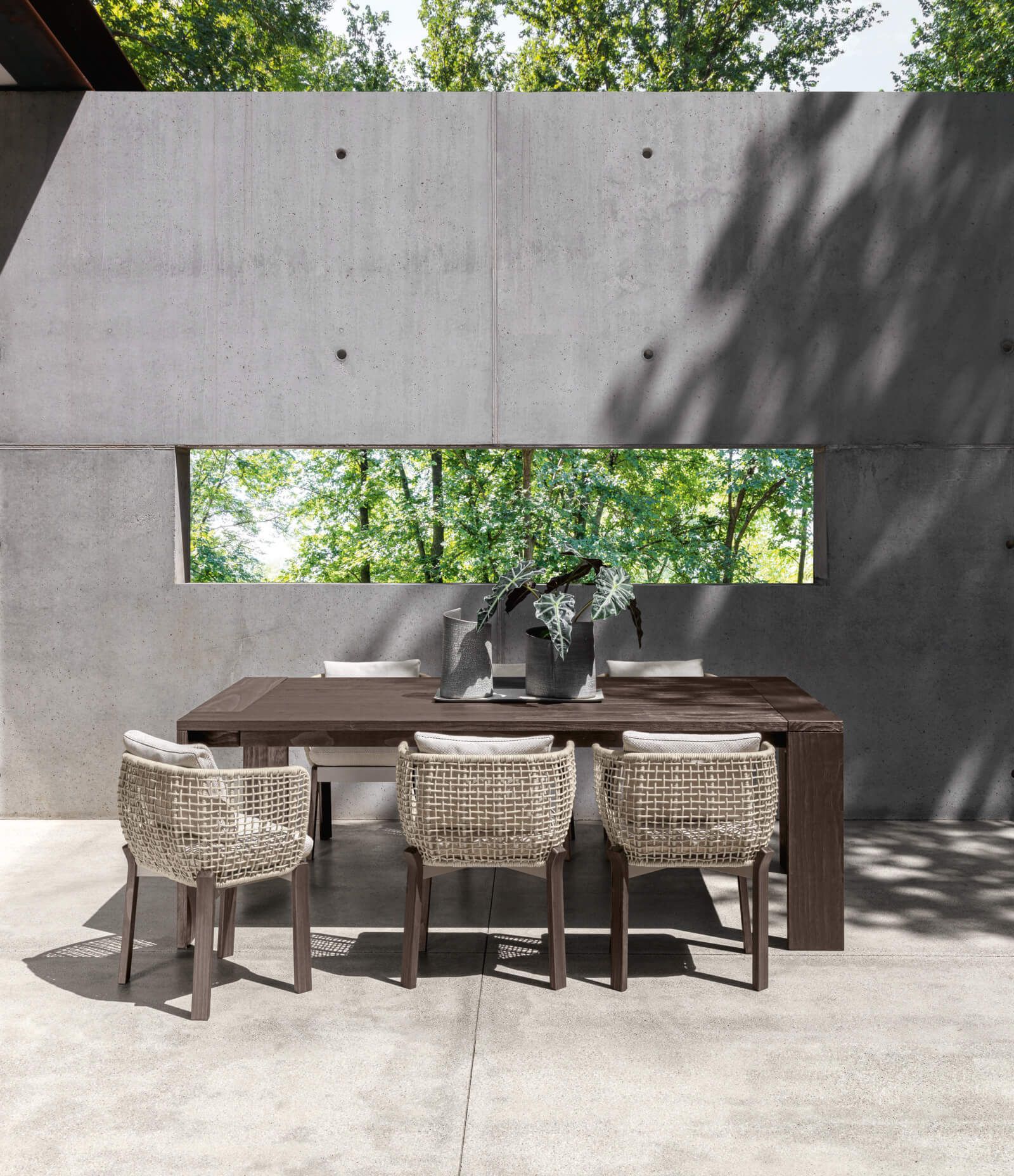 Chaise de repas avec accoudoirs en bois d'accoya et en cordes tressées collection Argo par Talenti à Nantes