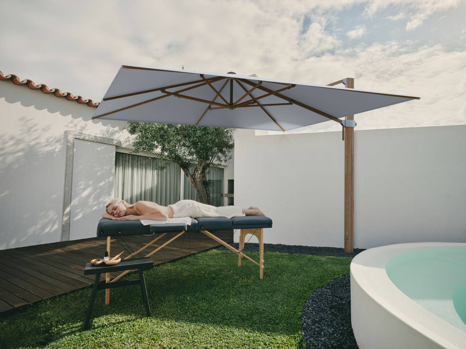 Parasol en bois majestueux, collection AURA par Glatz