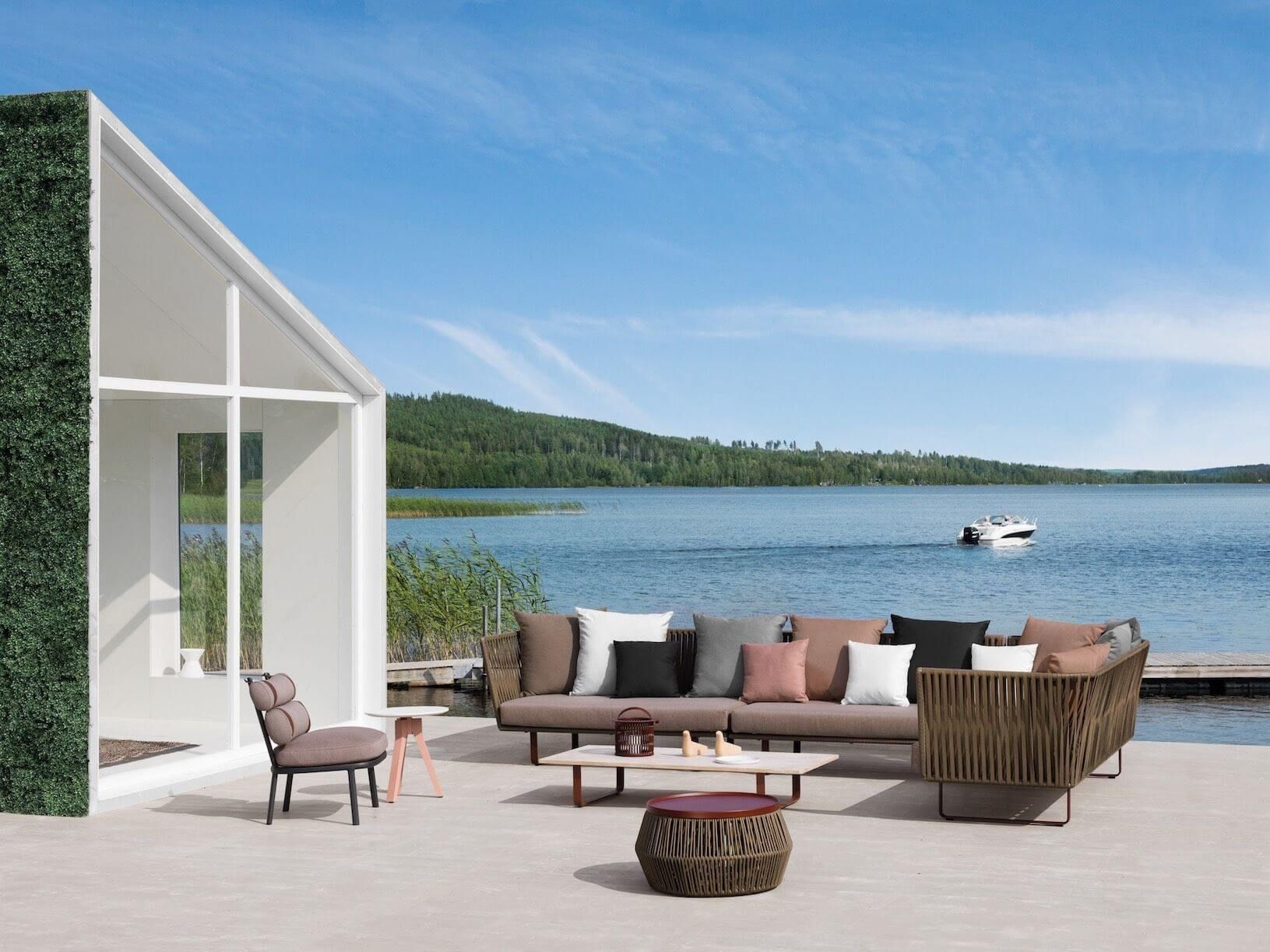 Salon de jardin en aluminium thermo laqué, collection Bitta par Kettal à Nantes