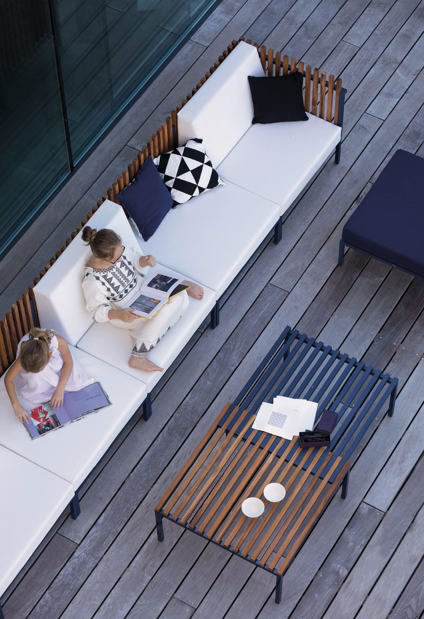 canapé d'extérieur modulable et design collection Sutra par Ego Paris à Genève