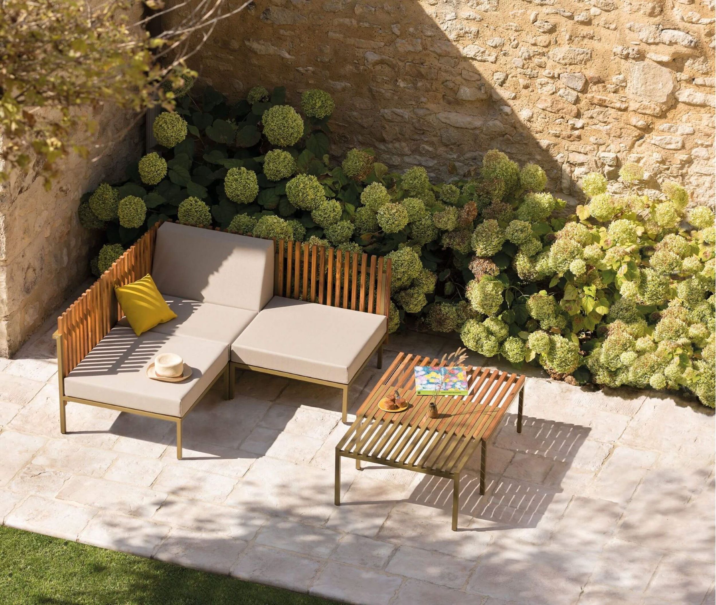 Salon de jardin modulable et design collection Sutra à Paris