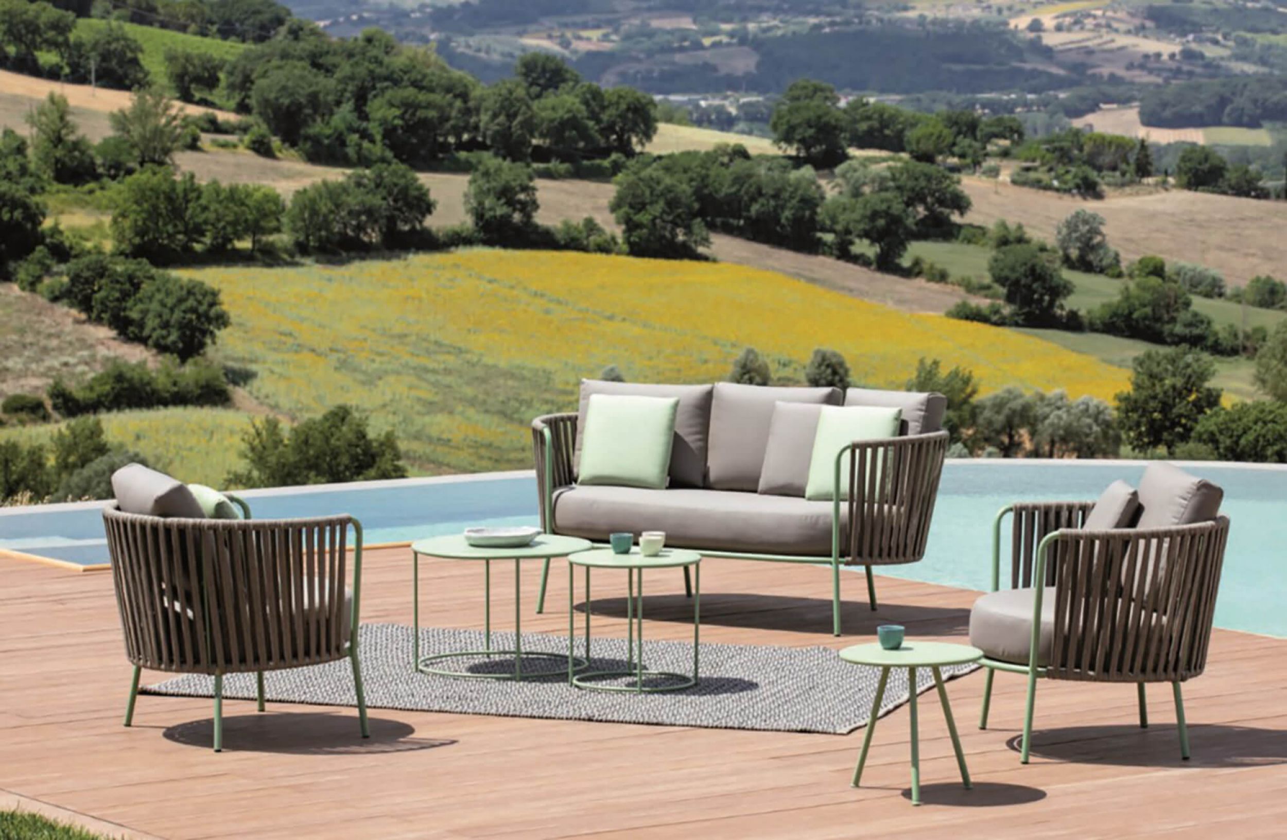 Ensemble canapé et fauteuils d'extérieur moderne collection Daisy Rope par Vermobil à Biarritz