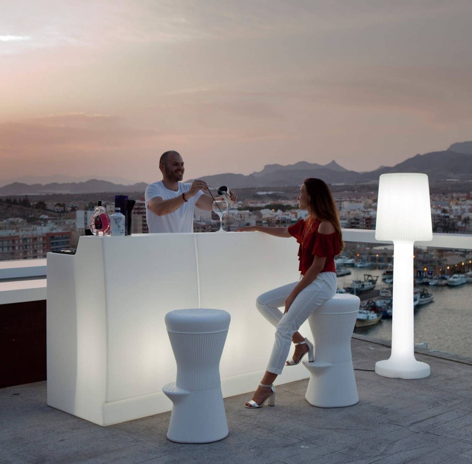 Lampe sur pieds d’extérieur avec fonction lumineuse collection Carmen par New Garden à Lyon