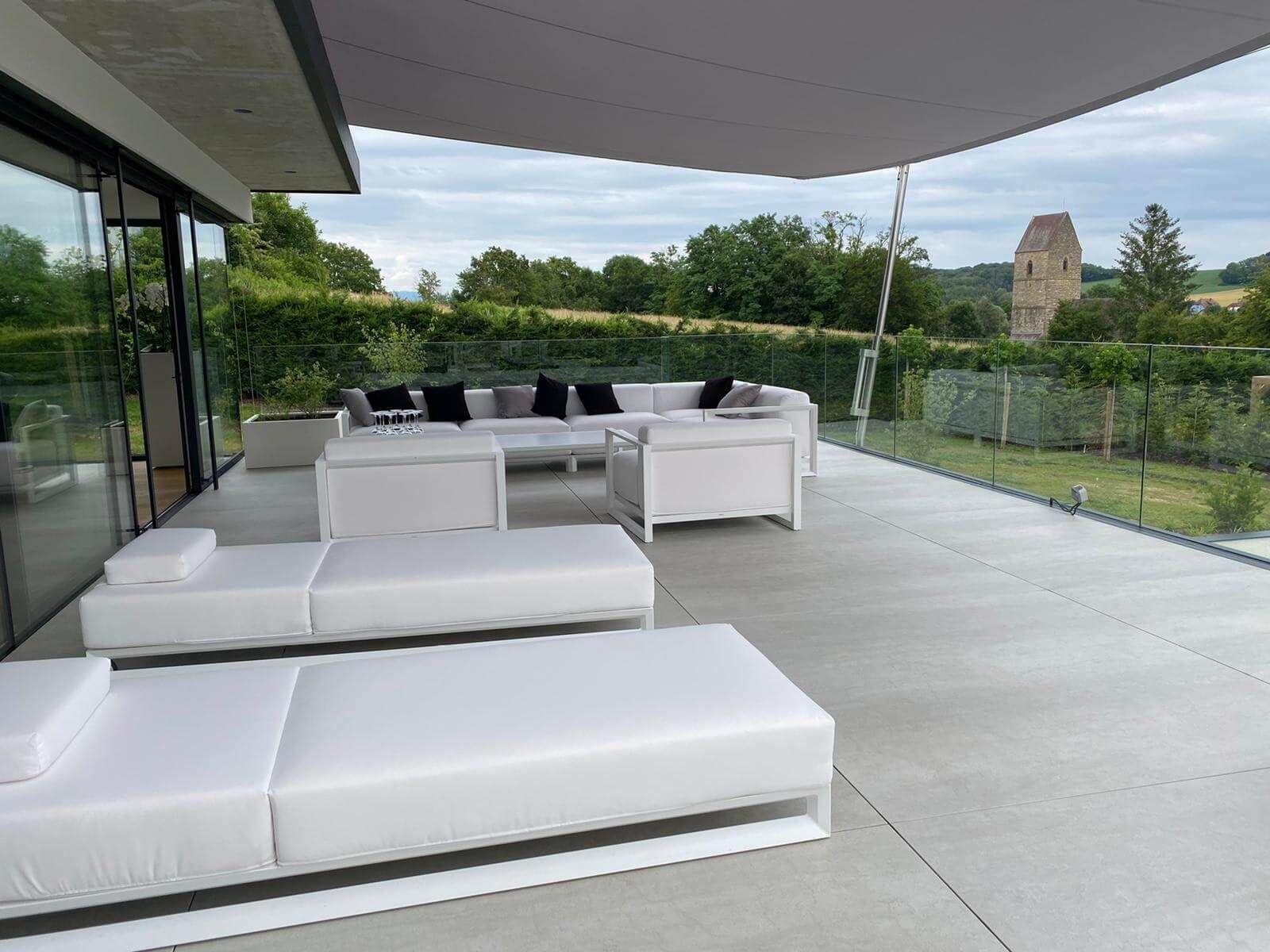 Chaise longue moderne chez un particulier à Mougin