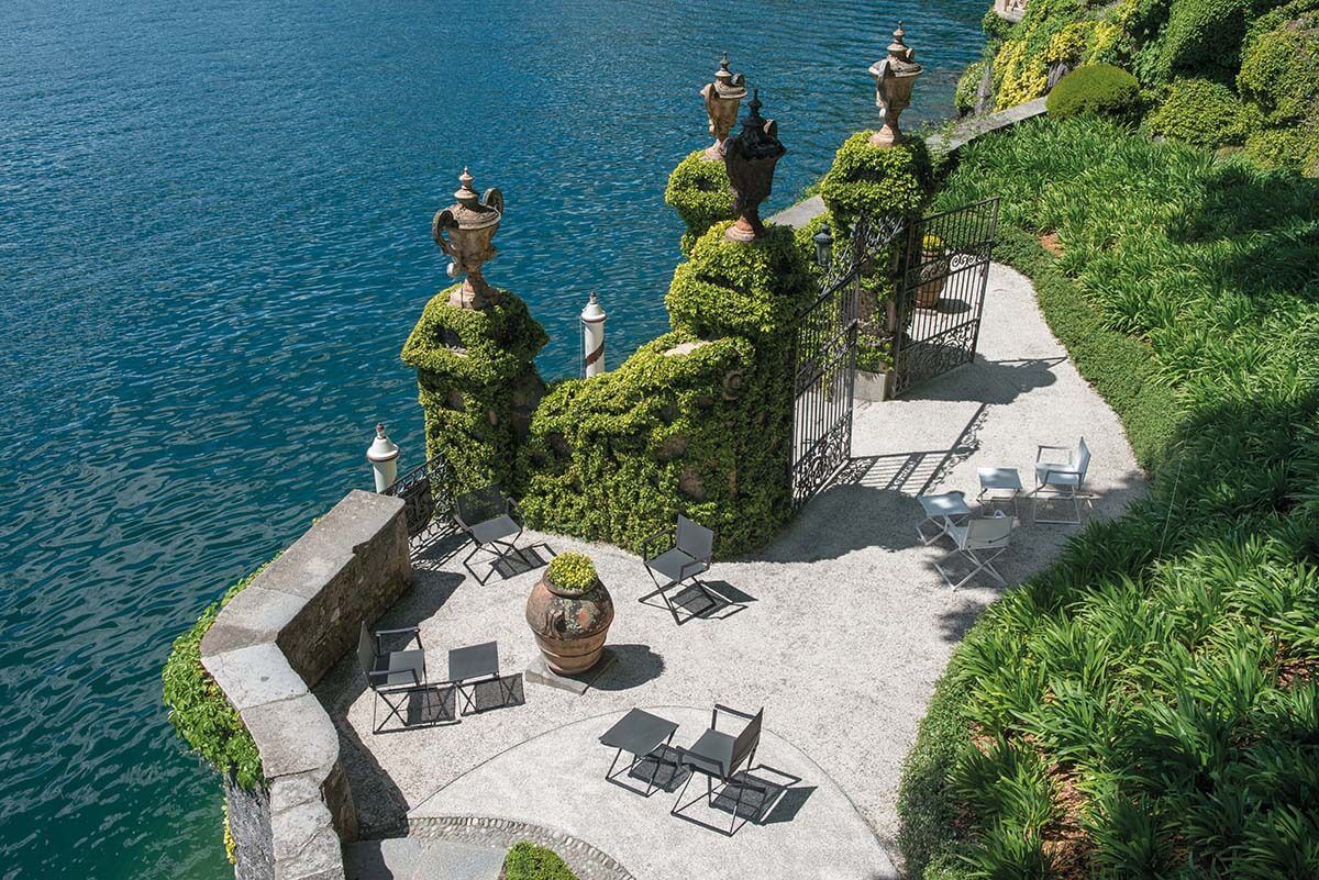 Chaises de metteur en scène pour extérieur confortable en aluminium de la collection CIAK  par EMU à La Rochelle