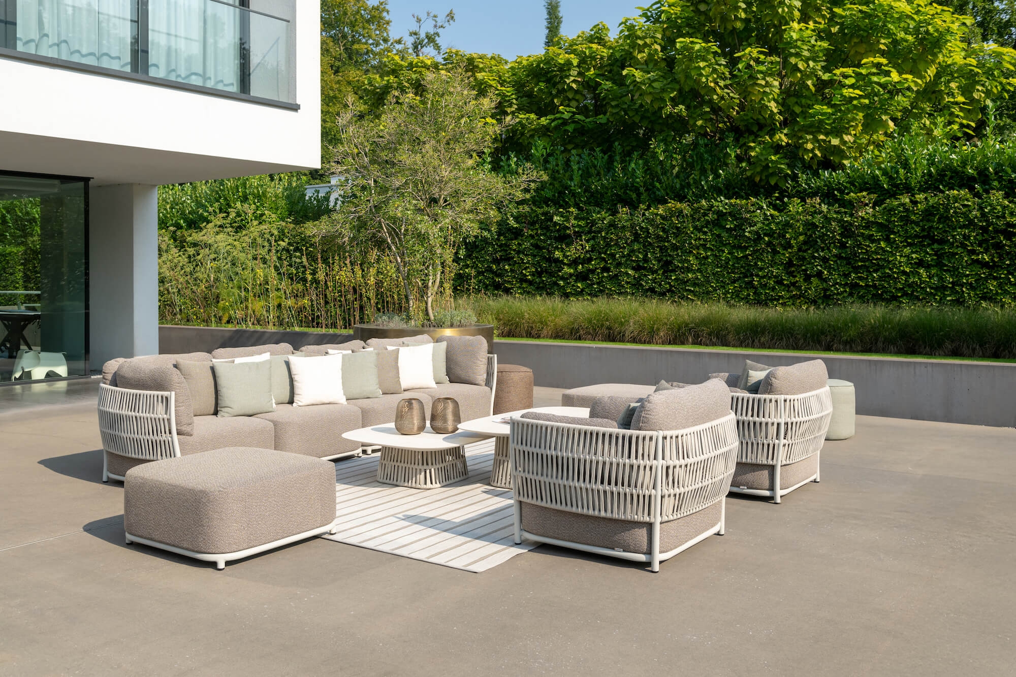 Salon de jardin confortable, collection CALA à Cannes