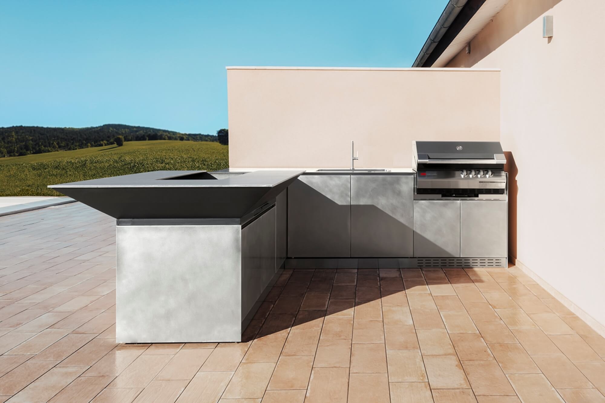 Cuisine extérieure haut de gamme sur-mesure, au design moderne et épuré, collection Maggiore