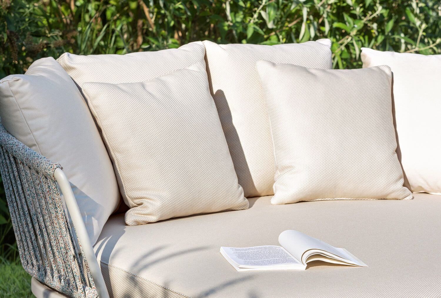 Zoom daybed beige en aluminium à Biarritz