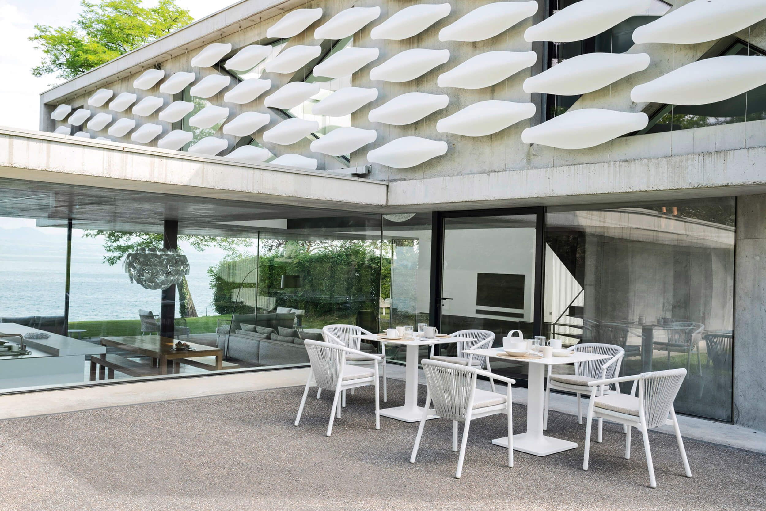 Fauteuil de repas style contemporain en cordes synthétiques collection Smart par Varaschin