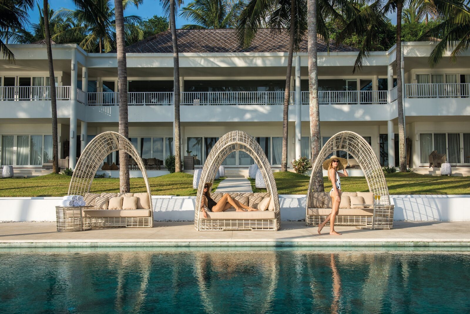 Daybeds de la collection Surabaya par Skyline à Juan-les-pins