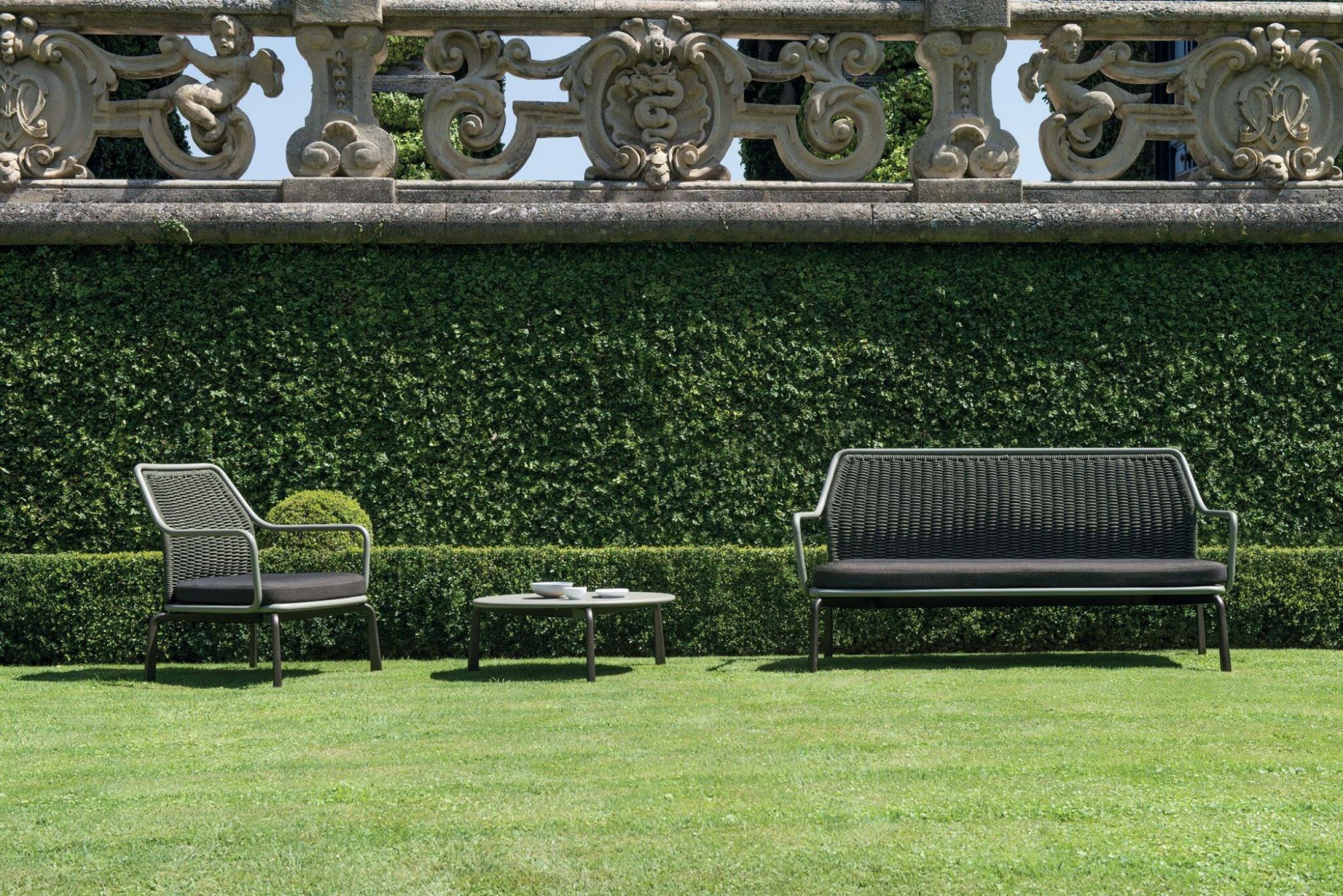 Canapé d'extérieur contemporain avec cordage collection Cross par Emu à Nantes