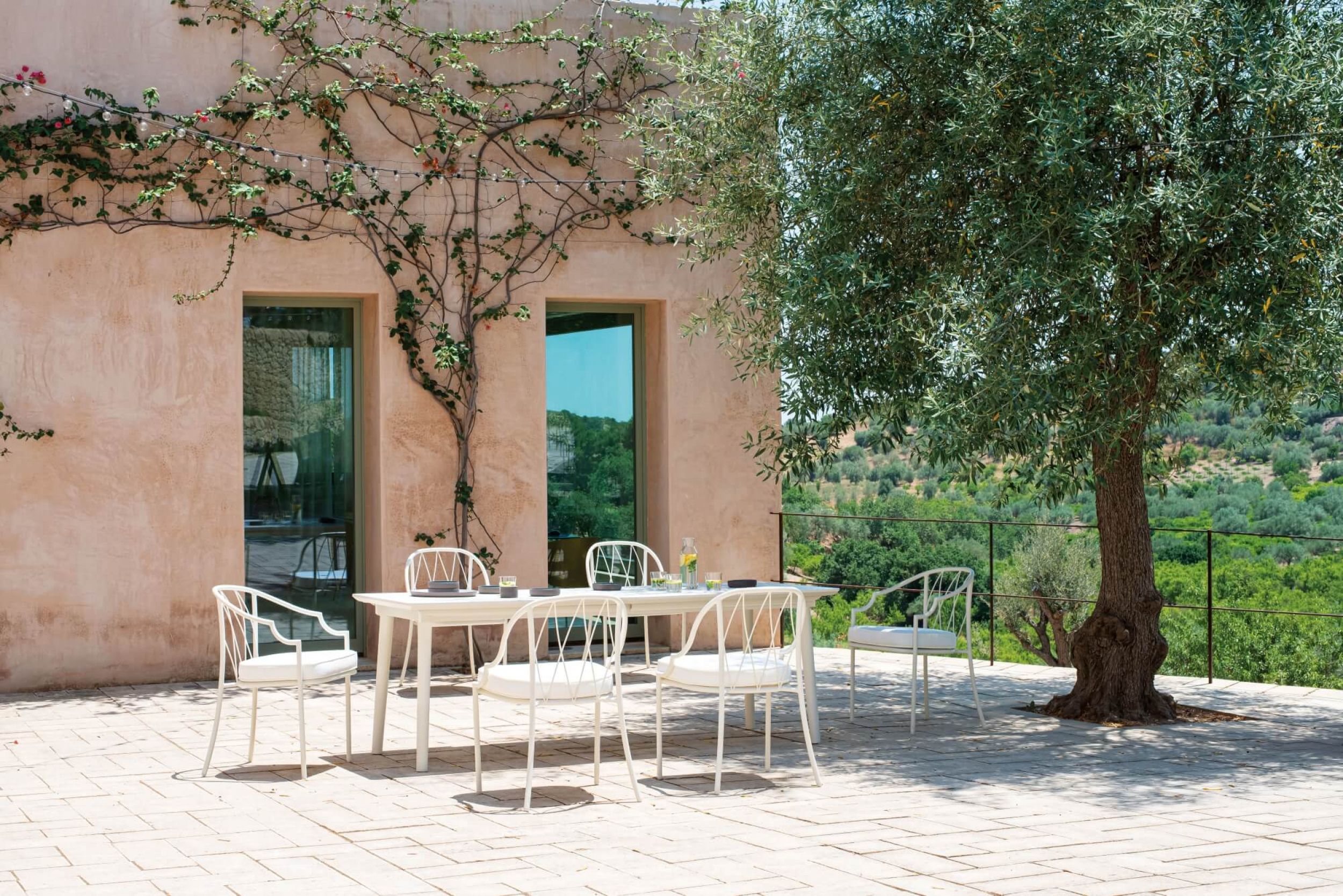 Petite table extensible en acier galvanisé collection Plus4 à Toulon