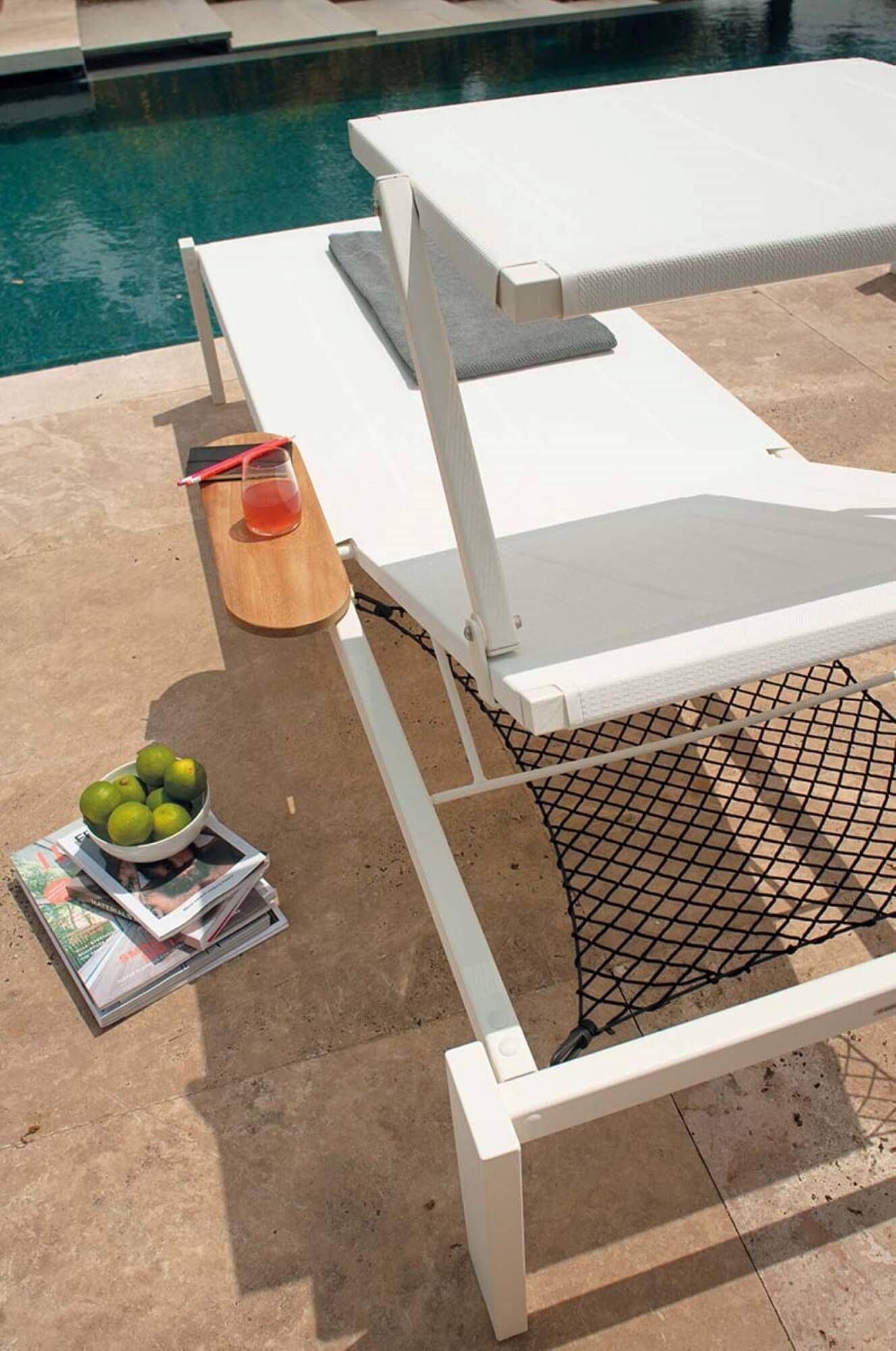 Transat simple moderne en aluminium thermolaqué collection Shine par Emu à Bonifacio