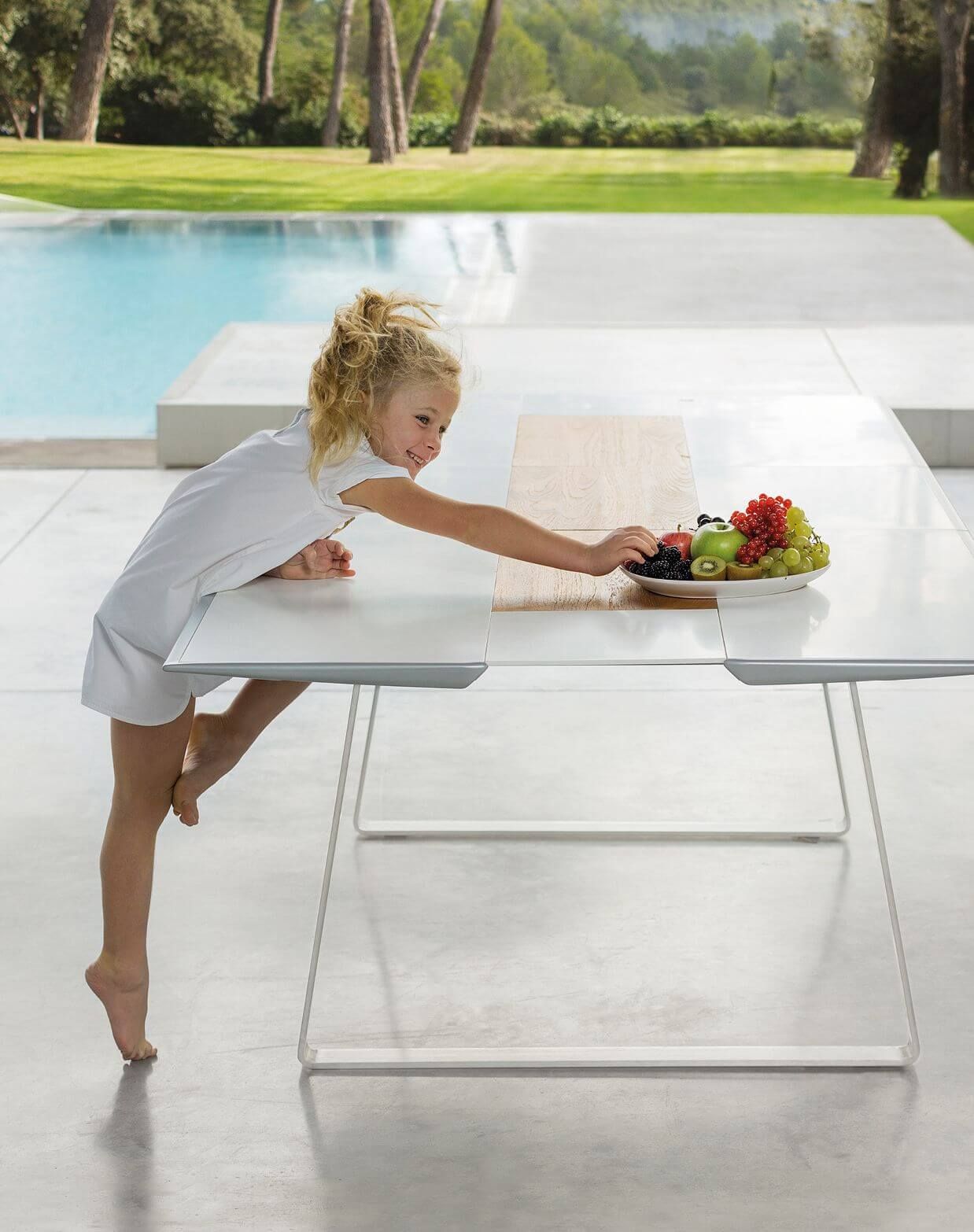 Table de repas extensible avec plateau céramique collection Extrados par Ego Paris à Marseille