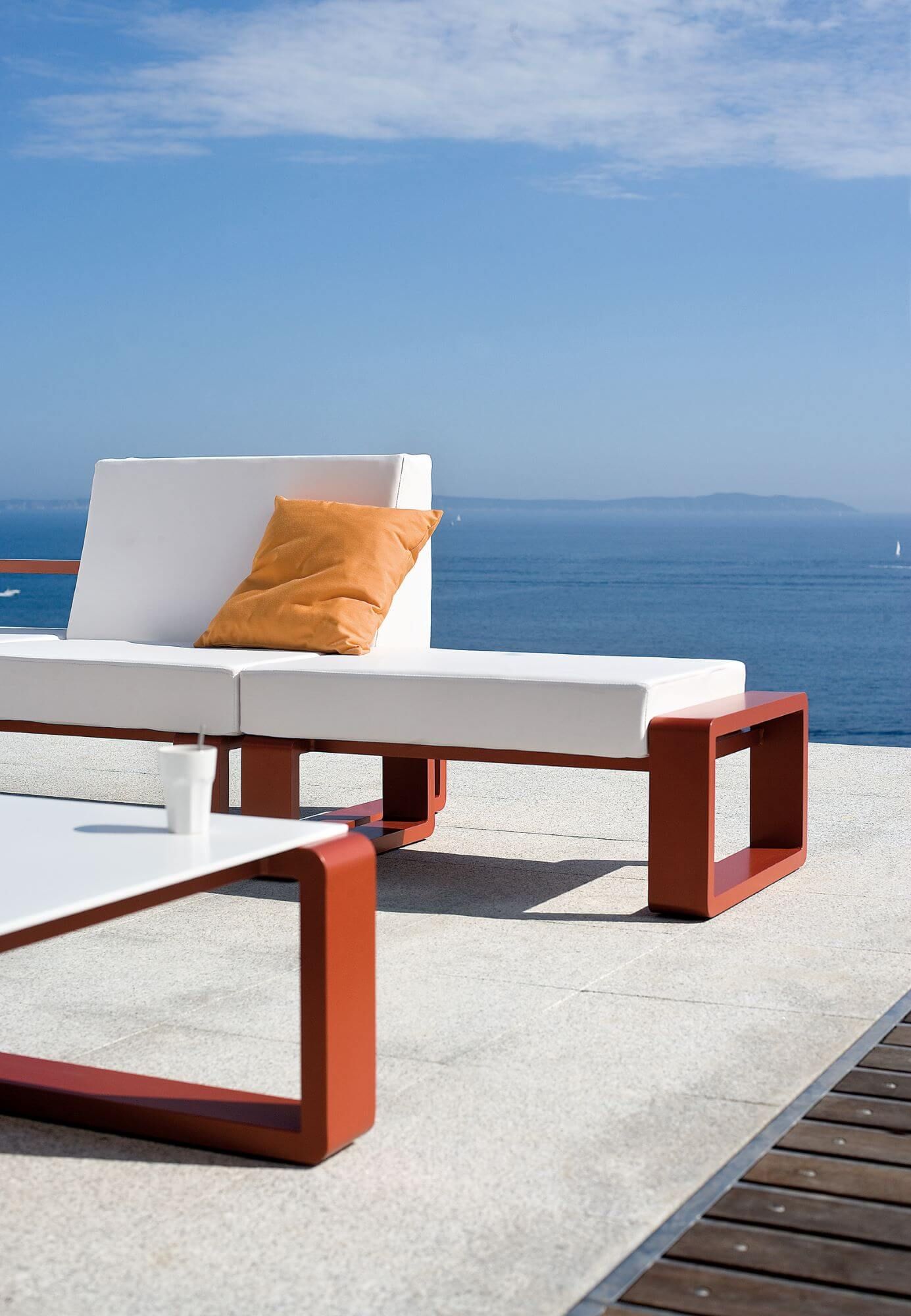 Canapé de jardin modulable et confortable collection Kama par Ego Paris à Genève