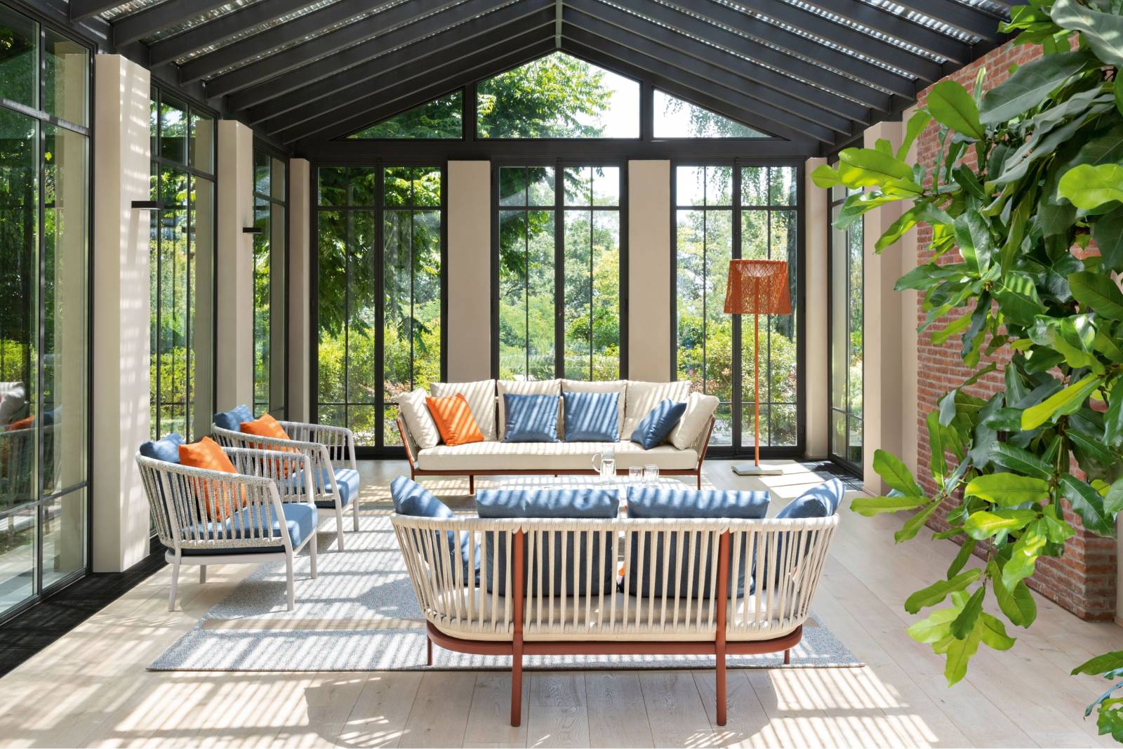 Canapé en aluminium vernis et tressage en cordes, collection RIA par Fast