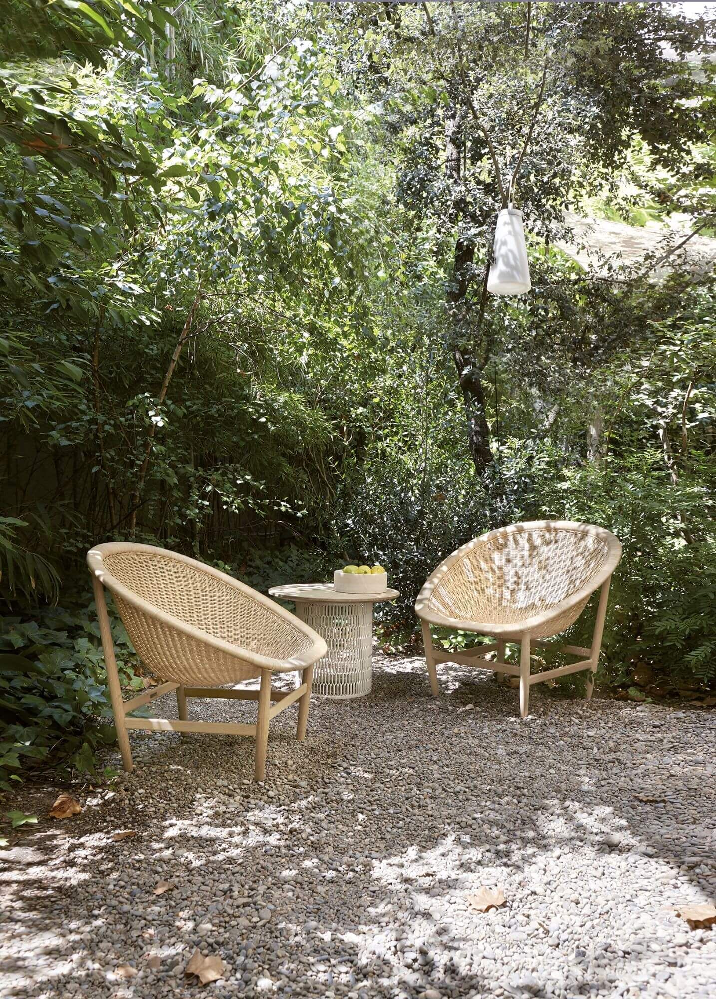 Fauteuil lounge en teck et en forme de panier rond par Kettal à Nantes