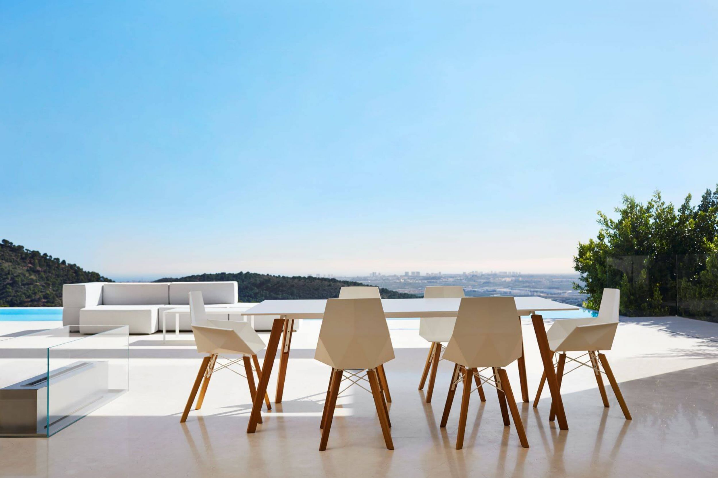 Chaise de repas géométrique collection Faz Wood à Cannes