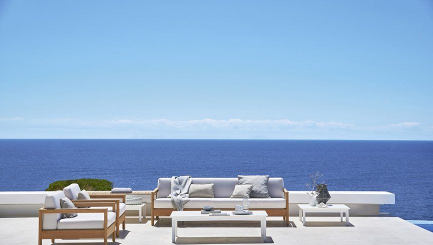 Vue d'ensemble sur le salon de jardin Bali par Varaschin à Antibes