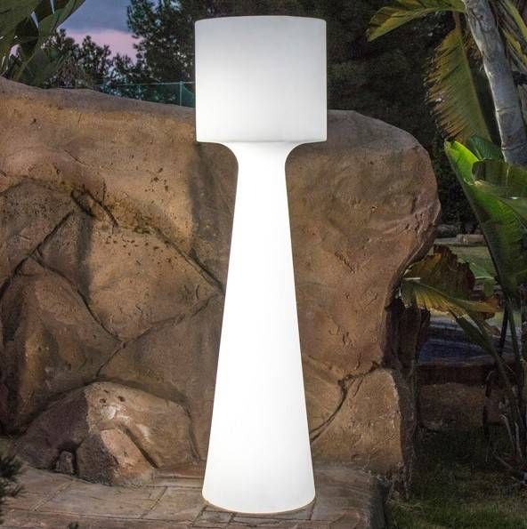 Lampadaire en polyéthylène avec fonction lumineuse collection Grace par New Garden à Paris