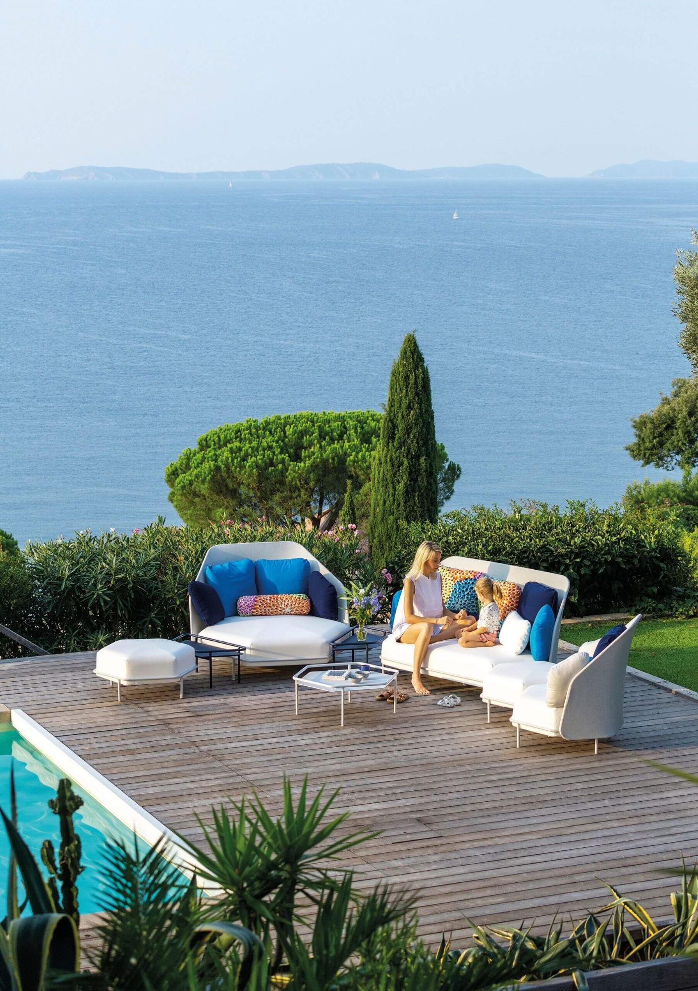 Sofa de jardin contemporain collection Hive à Biarritz