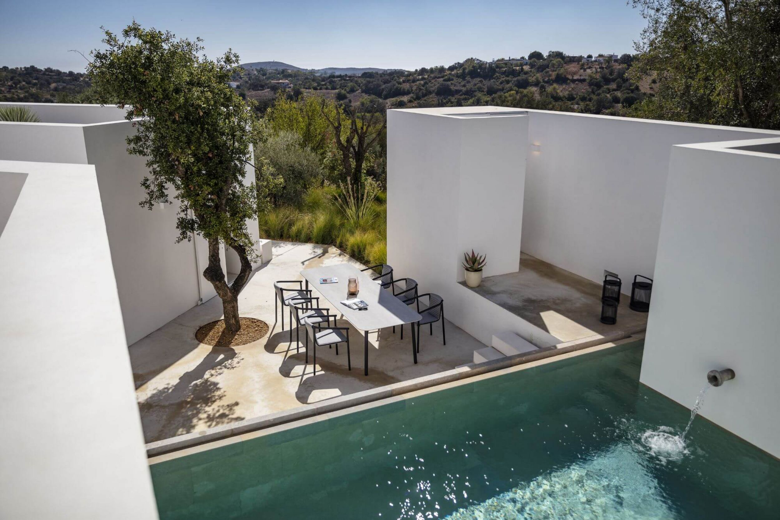 Ensemble de repas détente collection Round Duct à Marseille